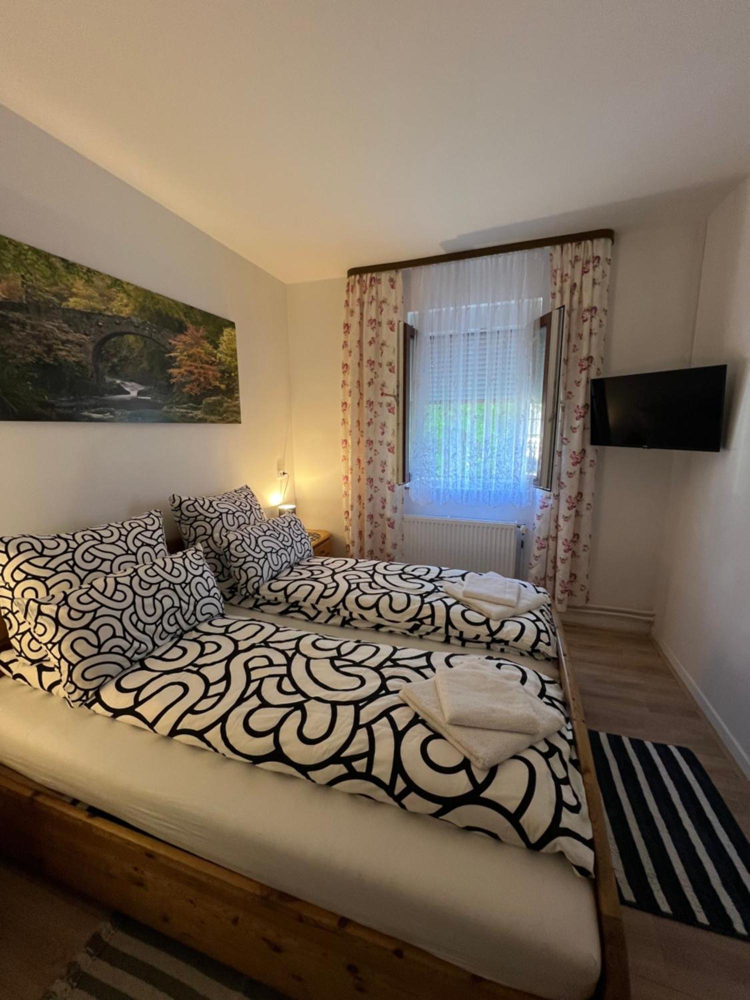 Hotel Hirsch Fluorn-Winzeln Luaran gambar